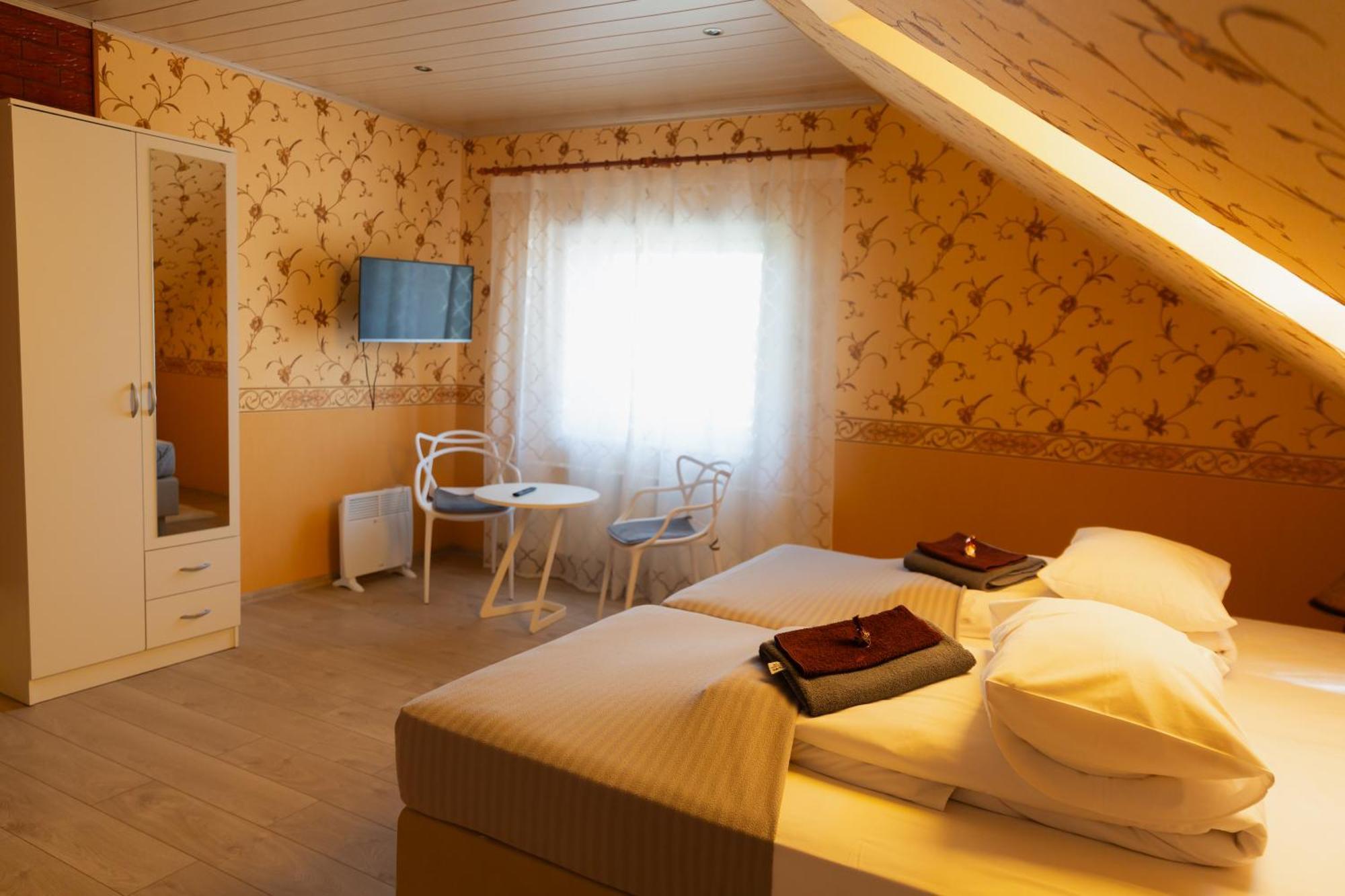 Konrad Family Guesthouse Kuressaare Rom bilde