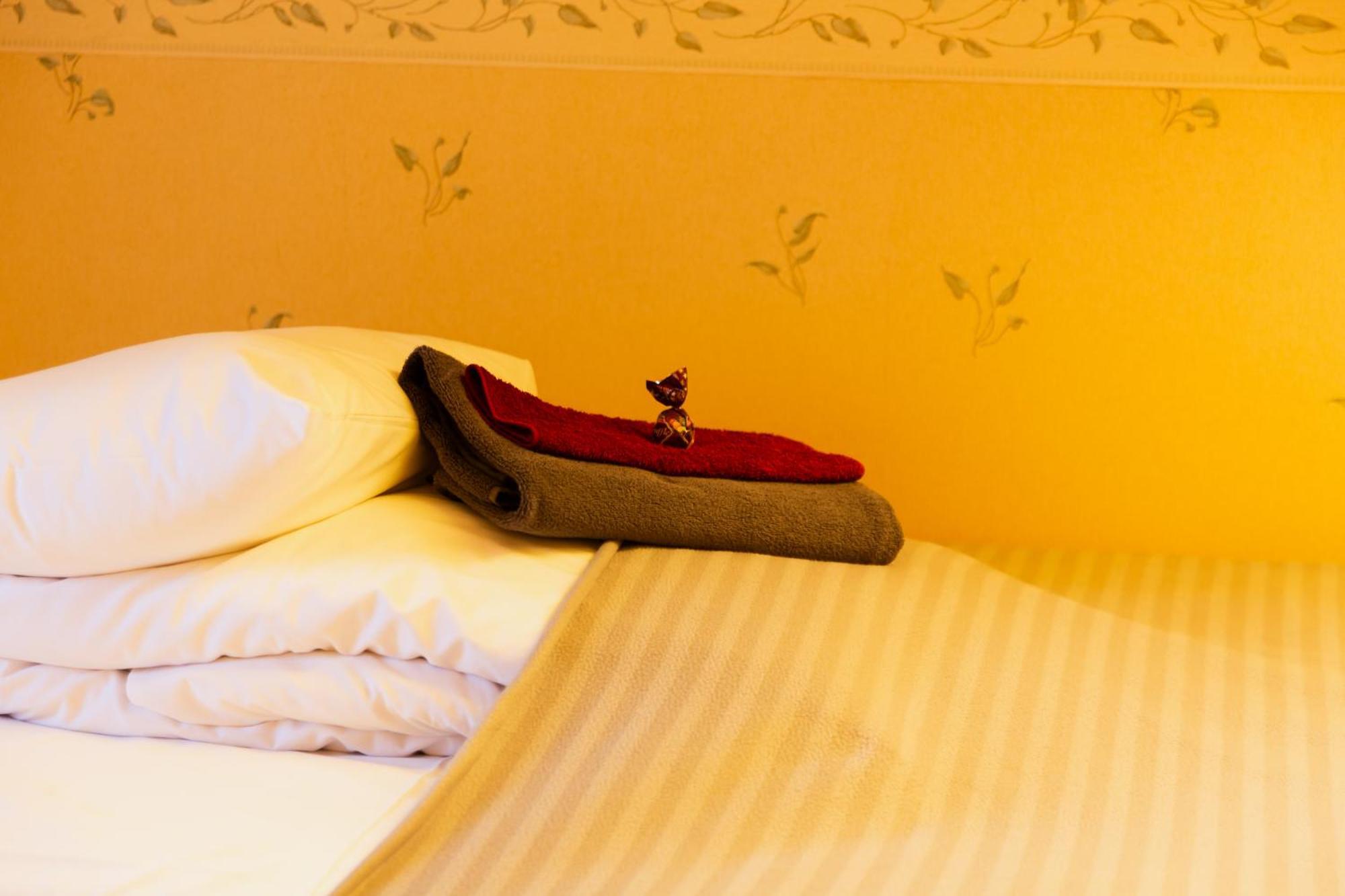 Konrad Family Guesthouse Kuressaare Rom bilde